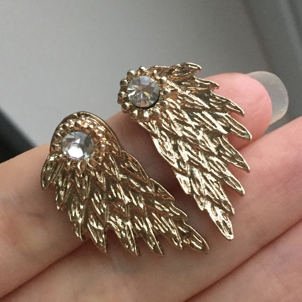 🆑10/$25🆑𝗖𝗟𝗘𝗔𝗥𝗔𝗡𝗖𝗘 Gold Wing Dainty Jacket Earrings NEW - Picture 5 of 9